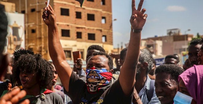 Al menos dos manifestantes muertos en las protestas contra el golpe en Sudán