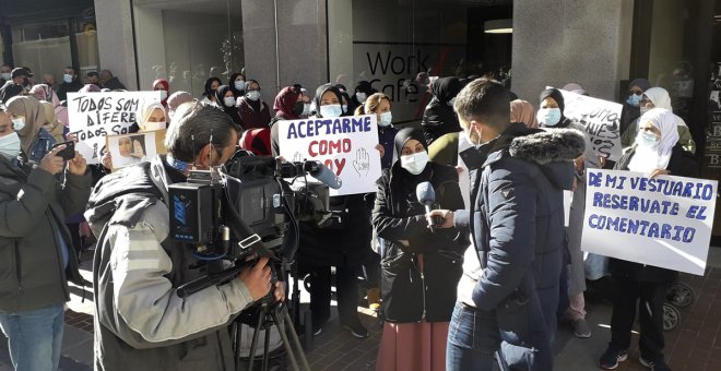 Farah es expulsada del Liceo Caracense por seguir acudiendo a clase con hiyab