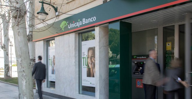 Unicaja mejora su oferta de prejubilaciones e incluye en el ERE a los de 56 años