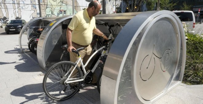 Santander comparte con la Red de Ciudades por la Bicicleta los nuevos aparcabicis