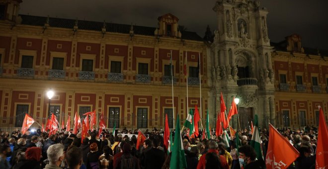 Los sindicatos llevan el conflicto del metal a las puertas de la presidencia de la Junta