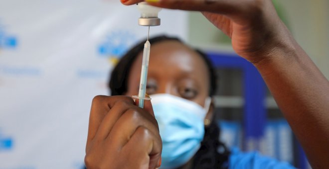 Los países ricos desaprovechan la oportunidad que brinda la alarma por ómicron para liberalizar las vacunas