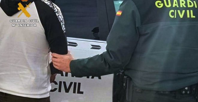 Detenido un vecino de Vitoria por robar 1.800 euros en lavanderías de Cantabria