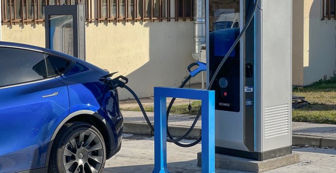 Easycharger instala su cargador más potente en España: 300 kW para recargas que duran minutos