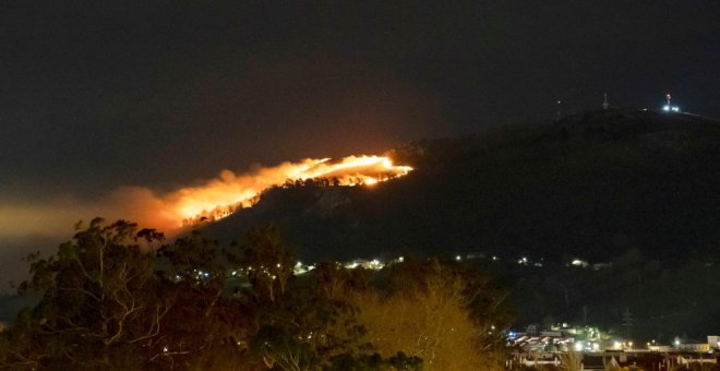 Cantabria sigue con seis incendios activos, el último en Peña Cabarga