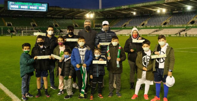 Mas de dos centenares de aficionados celebran la tarde de Reyes en El Sardinero