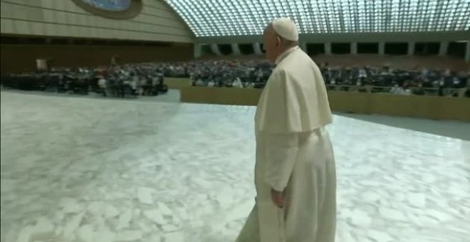 El Papa Francisco pide a los padres de hijos homosexuales que les apoyen