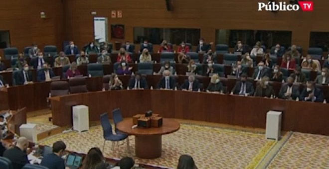 Ayuso carga contra el racismo de Vox y el PSOE le recuerda su pacto: "Si quiere mantener ese discurso, estos (Vox) no pueden ser sus socios"