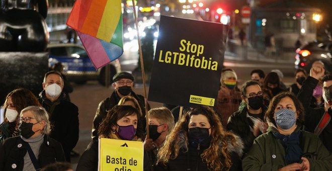 Uviéu vuelve a salir a la calle contra la violencia homófoba