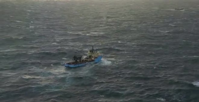 Se complica la búsqueda de los 12 marinos que todavía siguen desaparecidos tras el naufragio del Villa de Pitanxo por el mal tiempo
