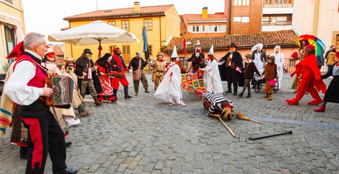 Los Mazcaritos organicen talleros d'antroxu n'Uviéu pa neños y grandes