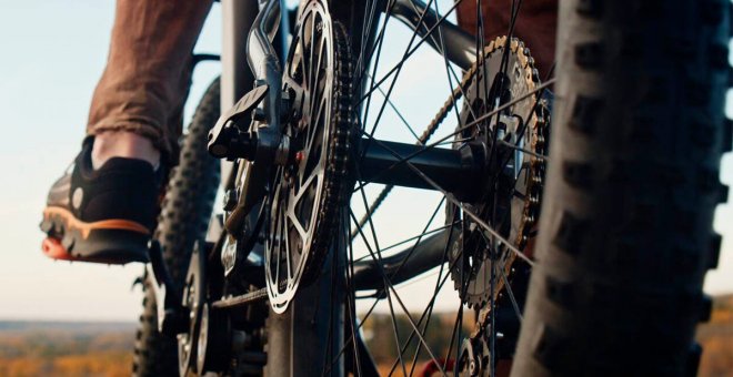 Esta bicicleta eléctrica de doble tracción "ilegal" es capaz de tirar de un remolque de 800 kg