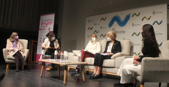 Éxito de las seis mesas de las Jornadas 'Desafíos de la mujer en el siglo XXI'