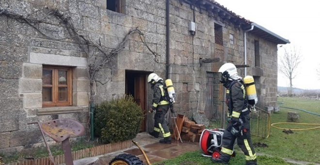 Un incendio causa daños en una vivienda de Valdeprado del Río, pero no heridos