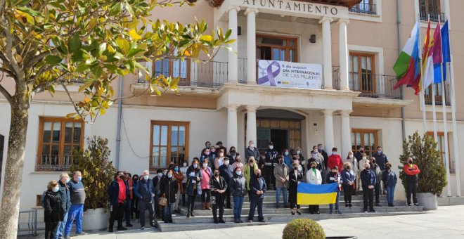 Pueblos y ciudades de Castilla-La Mancha guardan cinco minutos de silencio en solidaridad con Ucrania