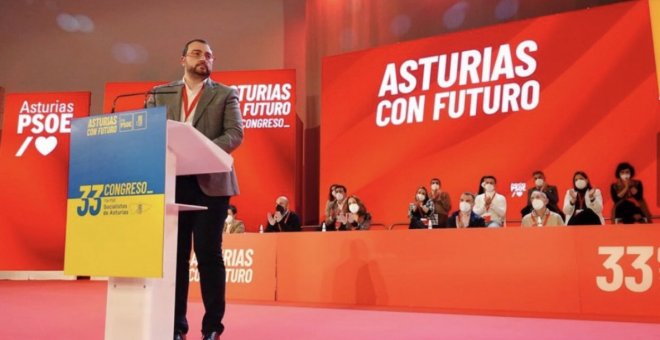 Socialistes y oficialidá: Un cambiu que vieno pa quedar