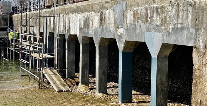 El tramo del paseo marítimo en la zona del Muelle de Maura se reabrirá en abril