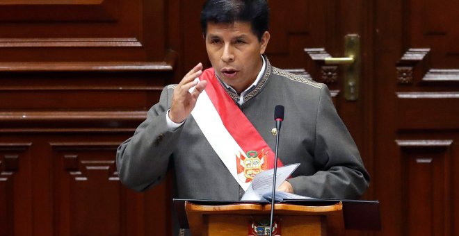 Pedro Castillo acusa a la Fiscalía de Perú, el Congreso y la presidenta Boluarte de dirigir un "plan maquiavélico" en su contra