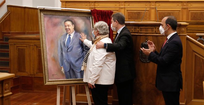 Las Cortes completan su galería de expresidentes inmortalizando a Jesús Fernández Vaquero, el eterno maestro del diálogo