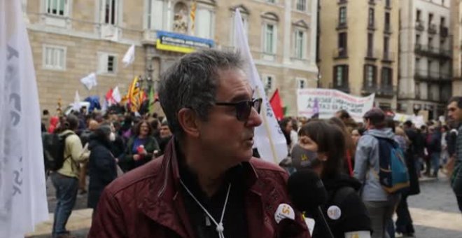 Manifestación multitudinaria de los profesores en Barcelona