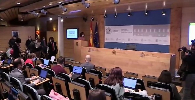 La deuda pública en España bajó 1,6 puntos y el déficit 3,3 en 2021