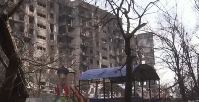 Los supervivientes de Mariupol agonizan escondidos en refugios sin apenas agua ni comida