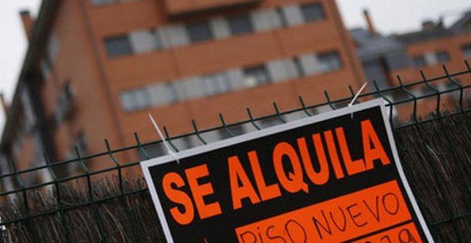 Sanciones a los caseros y un servicio de mediación: PSOE y Sumar apuran la negociación del índice de alquileres