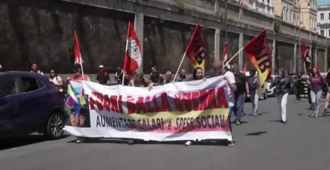 Un millar de personas protestan en Italia contra la ayuda armamentística a Ucrania