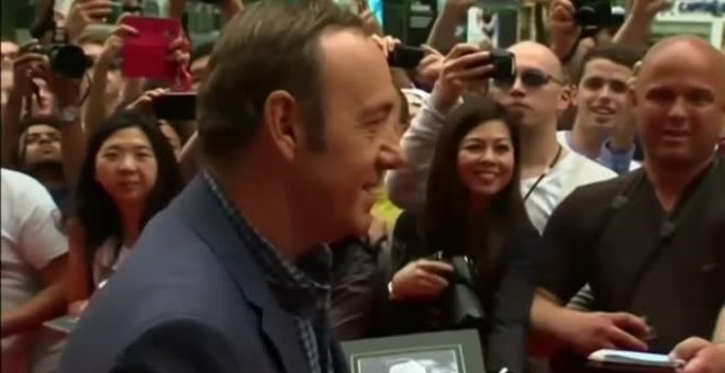 La fiscalía británica acusa a Kevin Spacey de agresión sexual