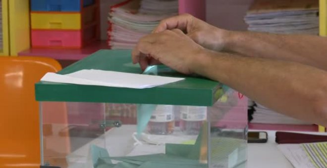 Así ha sido el recuento de votos en un colegio electoral de Granada