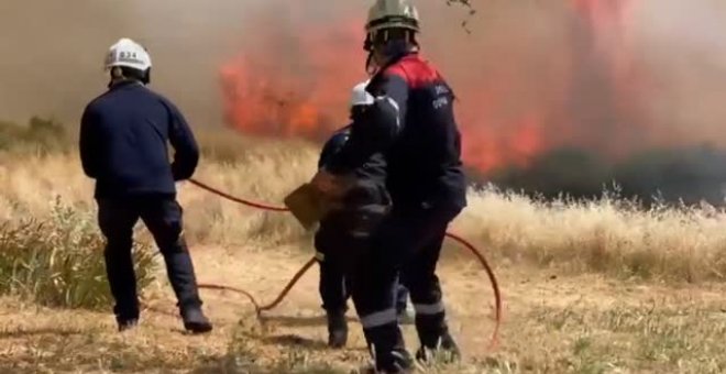 Dos focos del incendio de Navarra continúan descontrolados