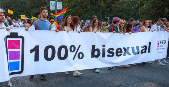 A mis amigas: apuntes de una mujer bisexual en un junio que nunca fue del todo nuestro