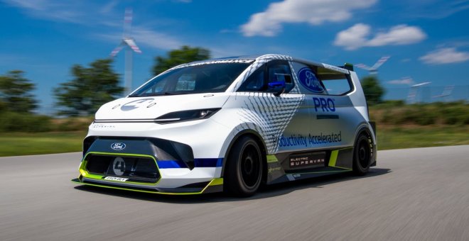 La Ford Pro Electric Supervan es la furgoneta eléctrica más extrema que vas a ver hoy