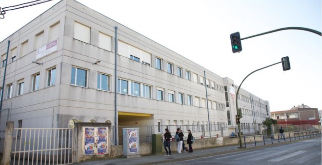 El instituto junto al que se está construyendo una gasolinera tendrá un patio cubierto