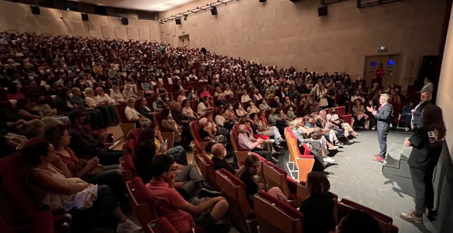 El estreno de 'Hazlo por mí' llena la Sala Pereda del Palacio de Festivales