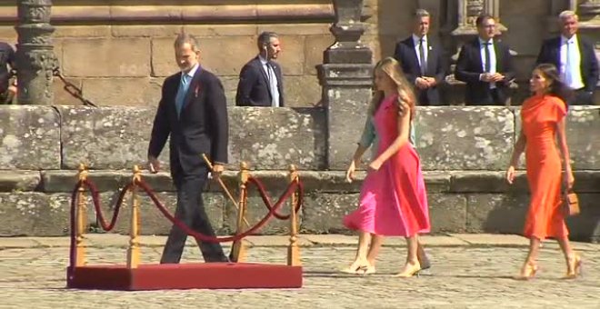 El rey homenajea a los afectados por los incendios y apela los valores europeos