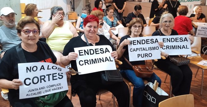 Los barrios obreros de Sevilla se movilizan por los cortes de luz y las elevadas facturas