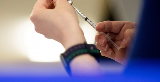 La campaña de vacunación contra la covid se reactiva este septiembre a la espera de la vacuna española
