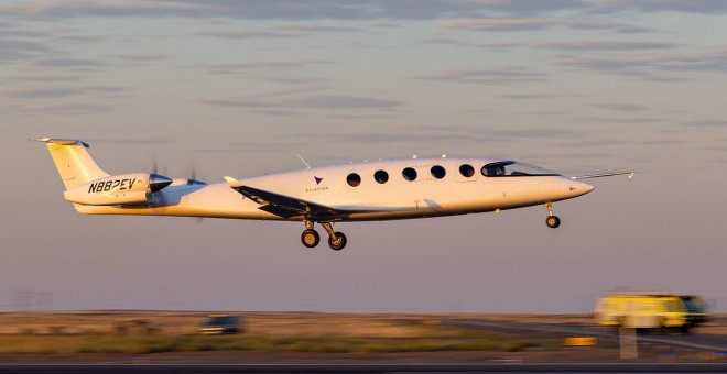 El avión eléctrico con mayor capacidad supera con éxito su primer vuelo de pruebas