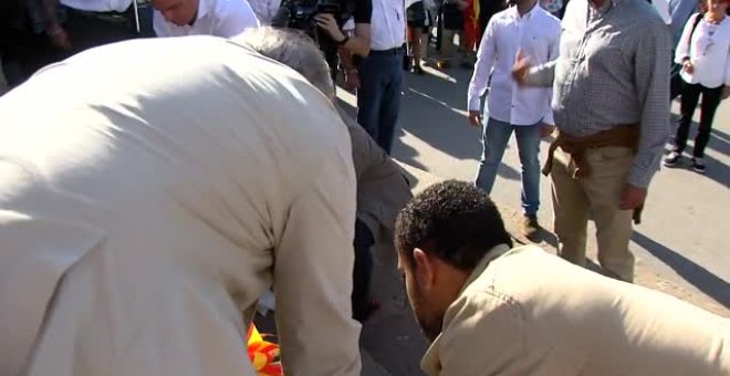 Garriga y Ortega Smith participan en la ofrenda florar a Colón en Barcelona