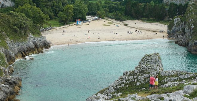 Alerta contra la especulación en la costa asturiana: "Con el cambio climático, muchos promotores se están fijando en la cornisa norte"