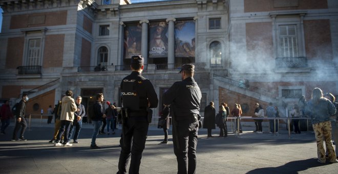 Asociaciones de prensa señalan que las periodistas detenidas por el acto en el Museo del Prado podrían ser "cómplices"
