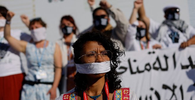 La falta de libertad de expresión y las dificultades de los ecologistas para protestar empañan la Cumbre del Clima