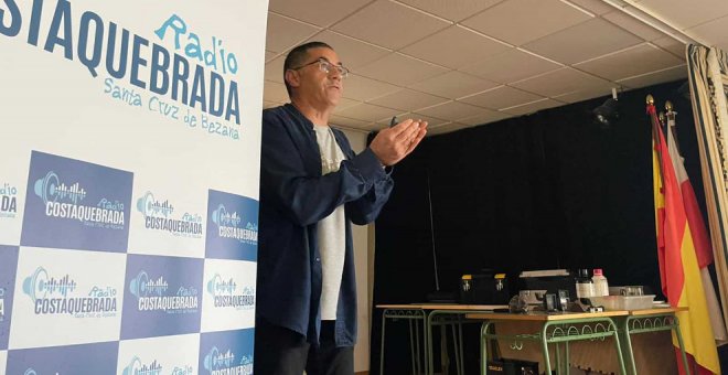 José Vicente Casado imparte una charla sobre meteoritos en Bezana