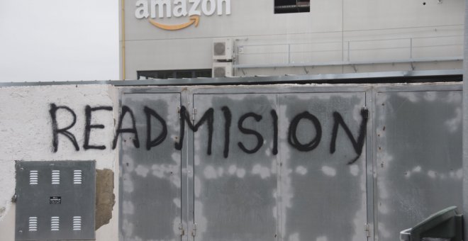 Amazon anuncia despidos masivos mientras la apertura del centro de Bobes sigue en el aire