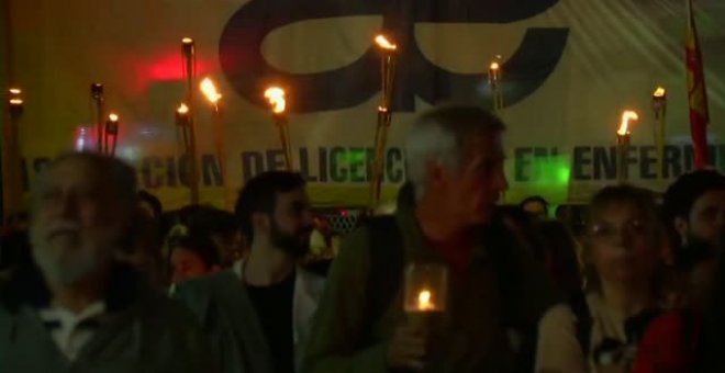 Los sanitarios argentinos salen a la calle reivindicando mejoras laborales