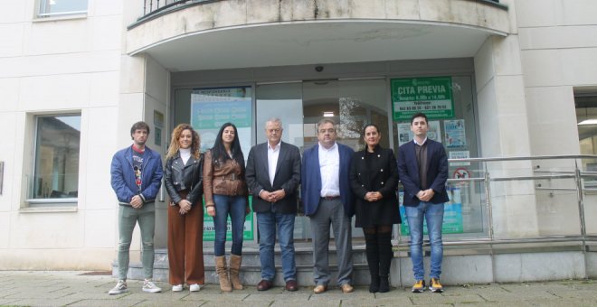 La Villa recibe la visita de una representación del Parlamento encabezada por Joaquín Gómez