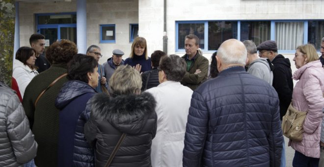 Covadonga Tomé toma el pulso en Llaviana al sistema de salud asturiano