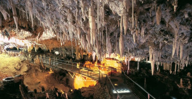 El Comité Científico de El Soplao se reactiva para que la cueva sea declarada como geoparque