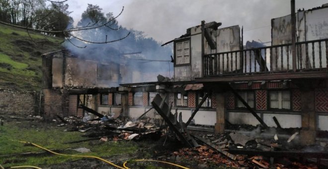 Un herido en el incendio de una vivienda en San Mateo de Buelna